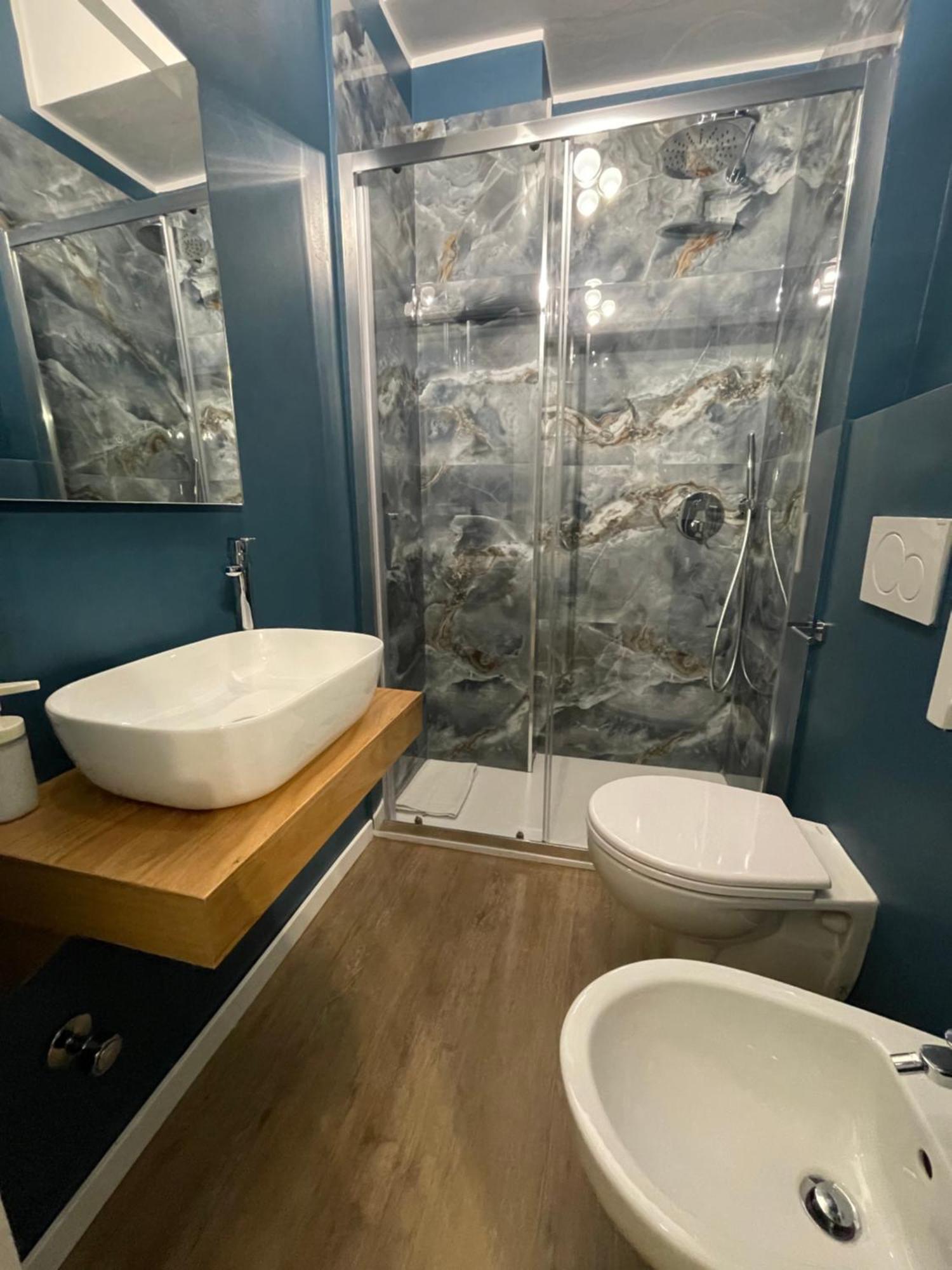 Isvi Bari Comfort Rooms Kültér fotó